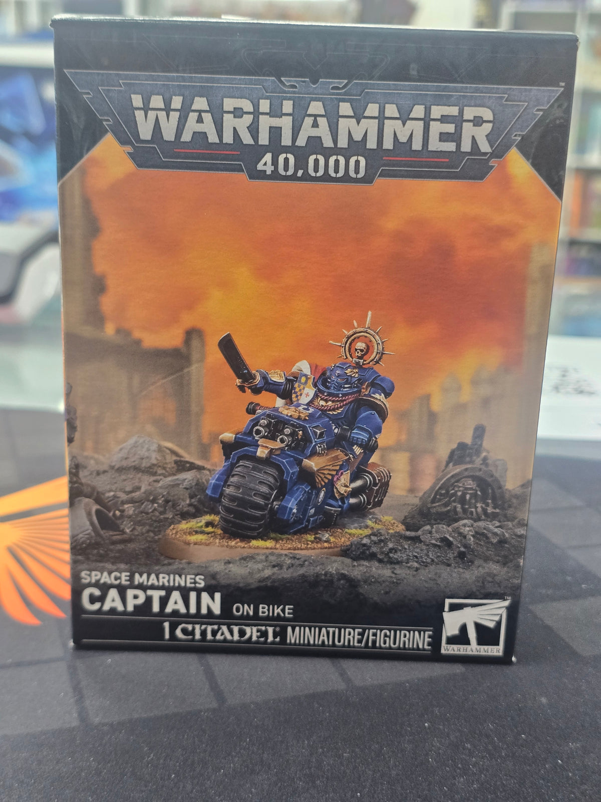 WH40K: Space Marines Captain on Bike