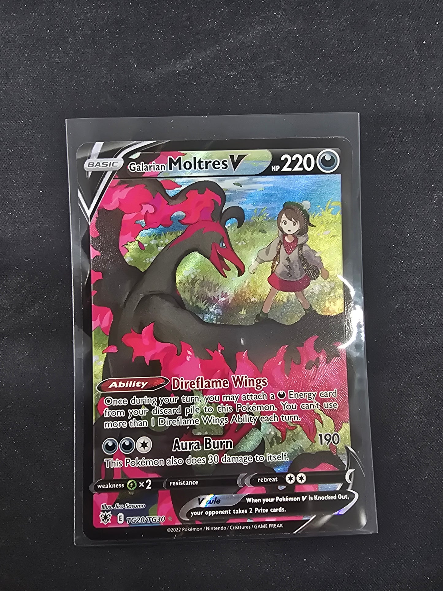 Galarian Moltres V - TG02/TG30