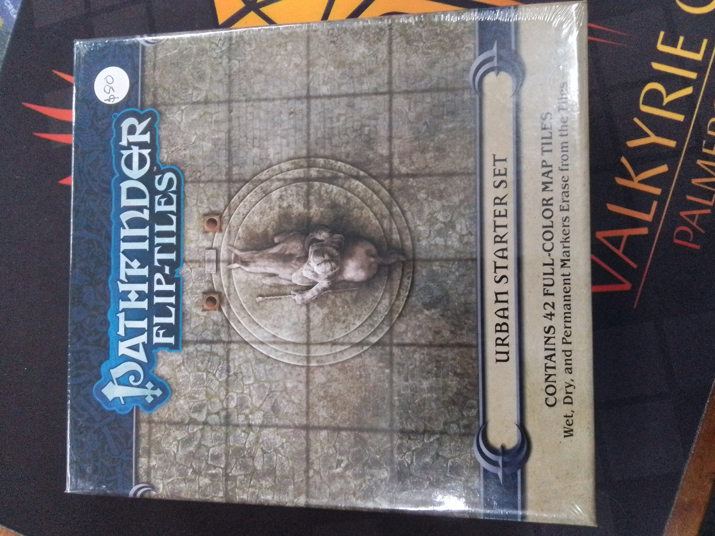 Pathfinder Flip-Tiles: Urban Starter Set.