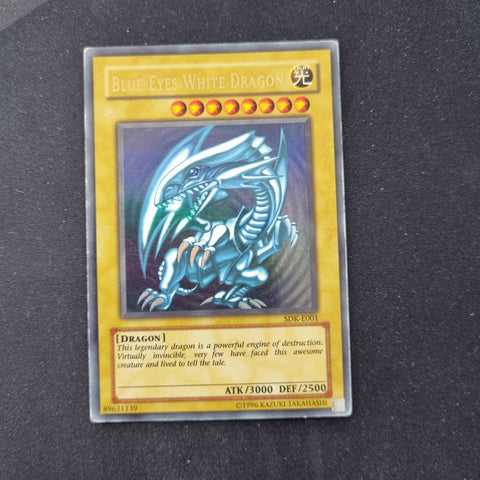 Blue-Eyes White Dragon (SDK-E001)