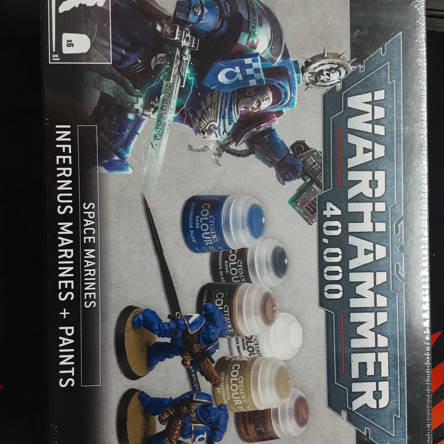 Warhammer 40k: Infernus Marines + Paints