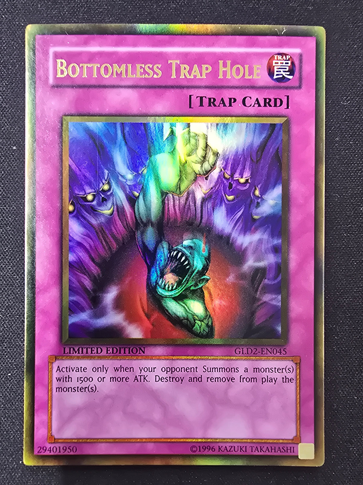 Bottomless Trap Hole (GLD2-EN045)