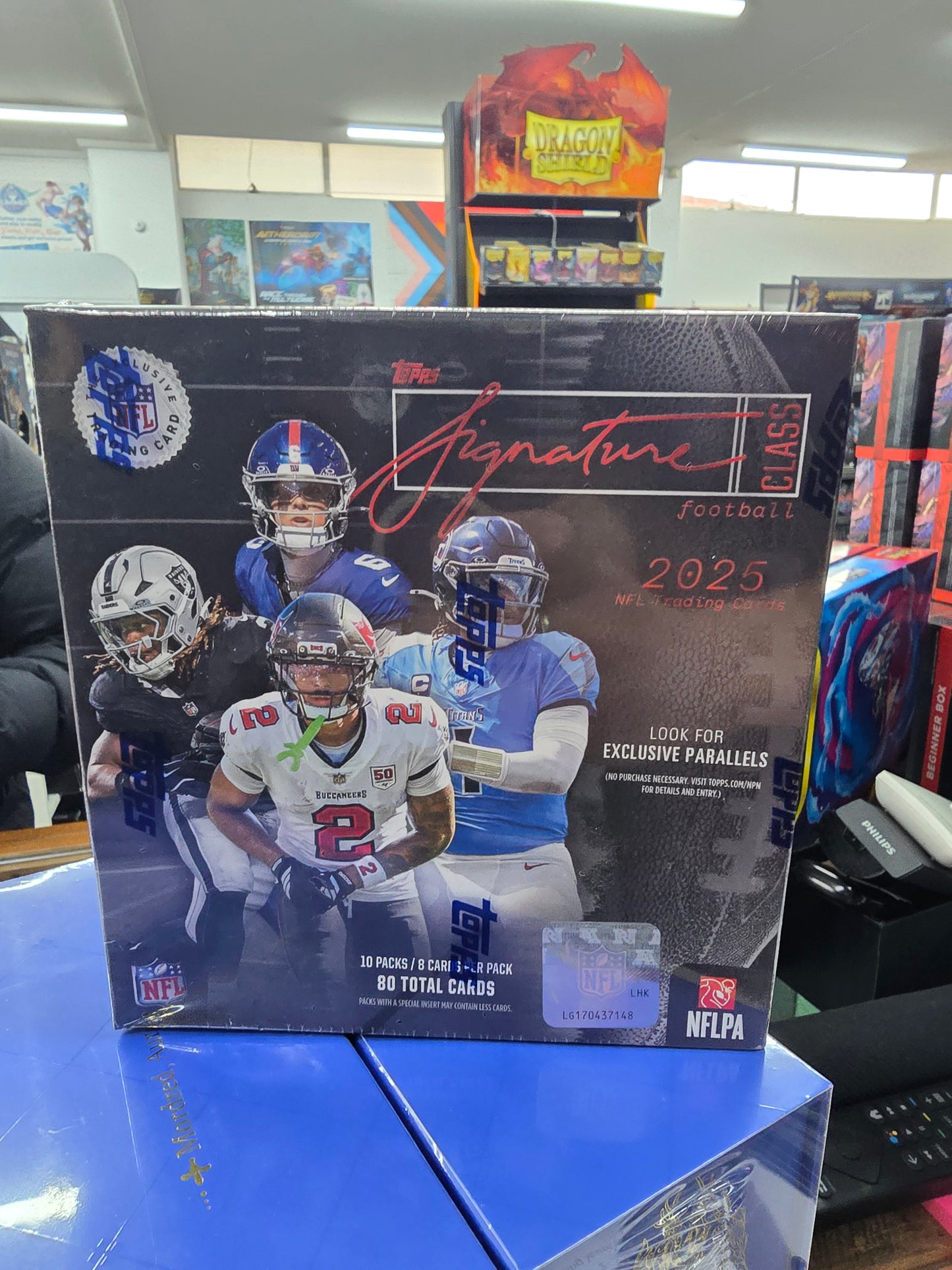 Topps 2025 Signature Class - NFL Mega Box
