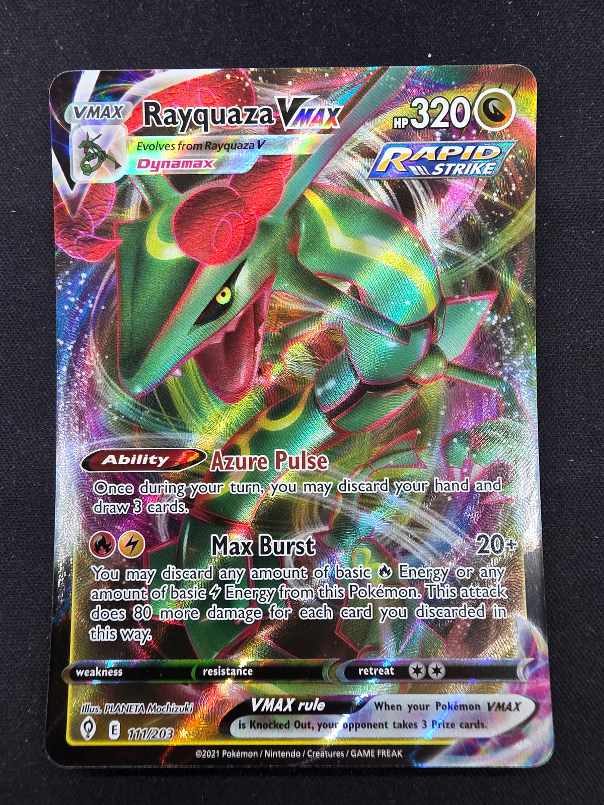 Rayquaza Vmax (111/203)