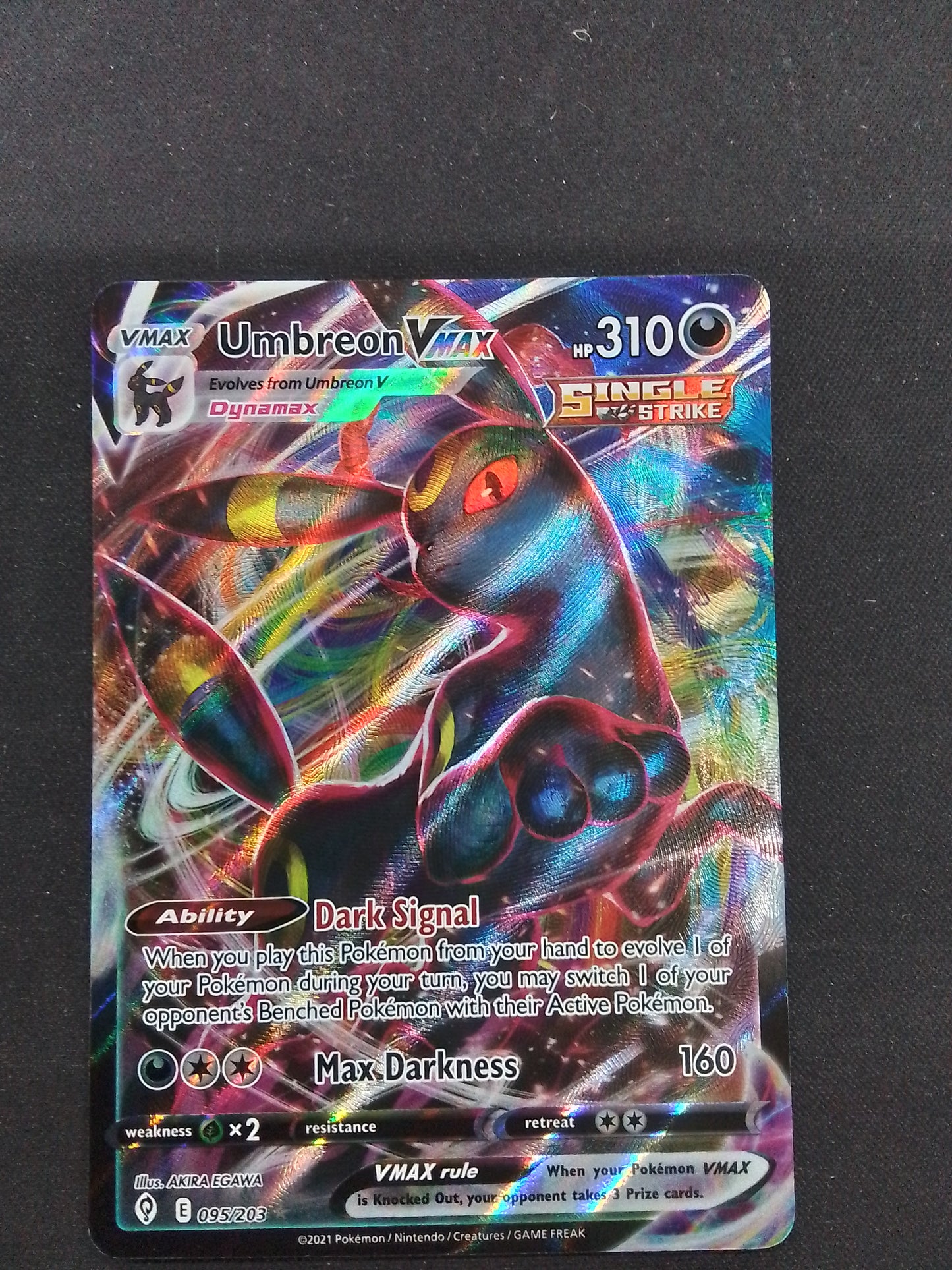 Umbreon Vmax (095/203)