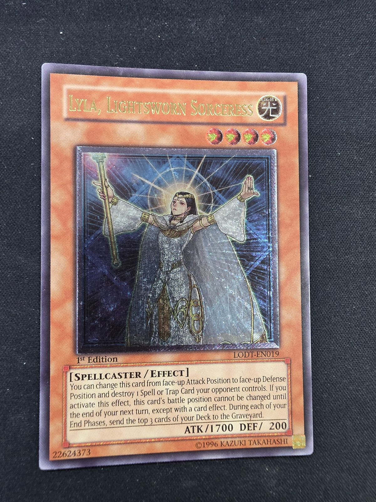 Lyla,lightsworn sorceress Lodt-En019