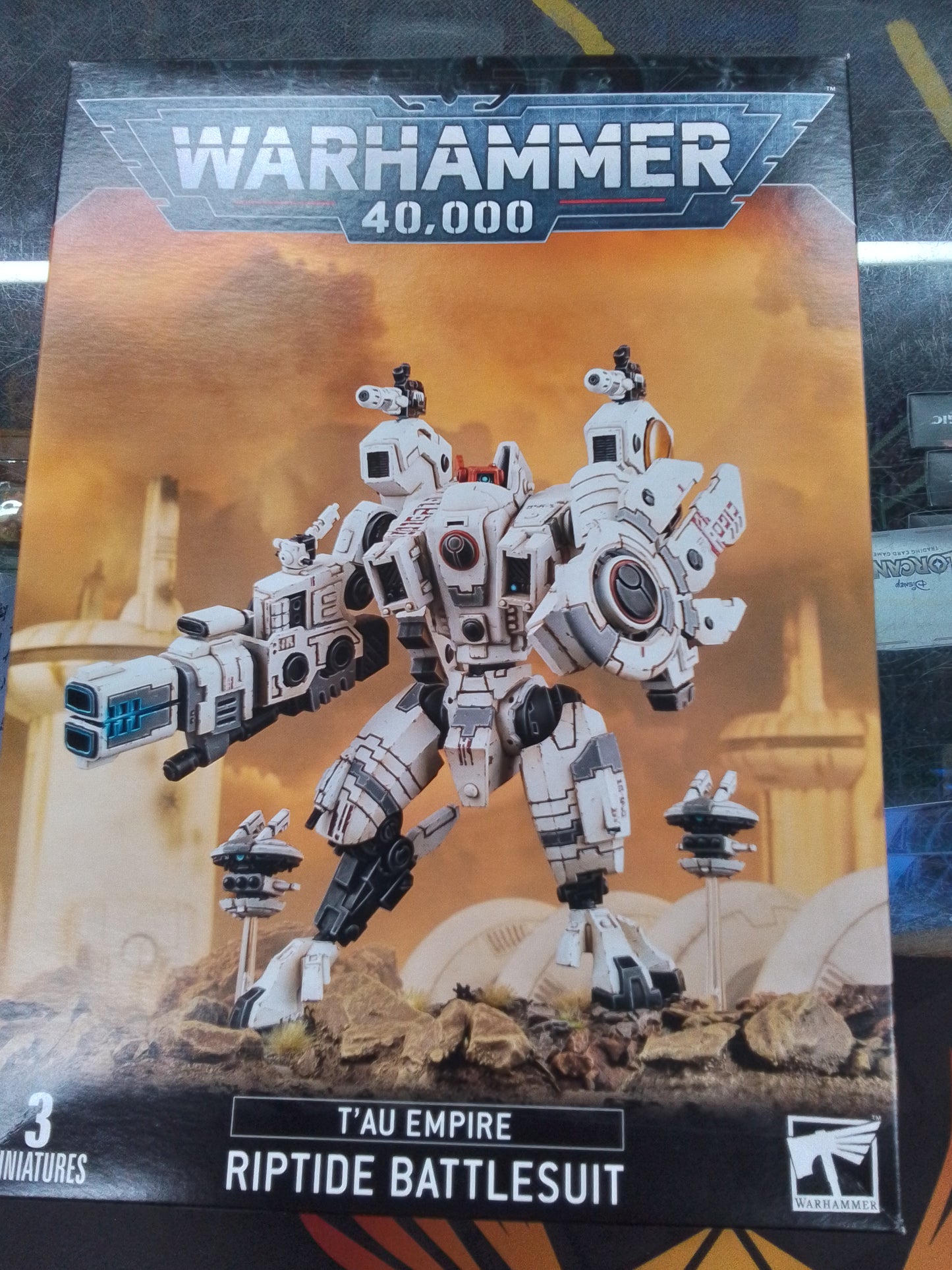 Warhammer 40K Tau Empire: Riptide Battlesuit