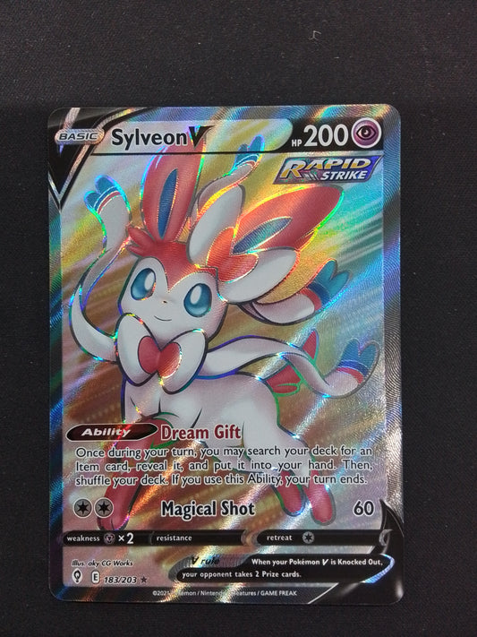 Sylveon V (183/203)