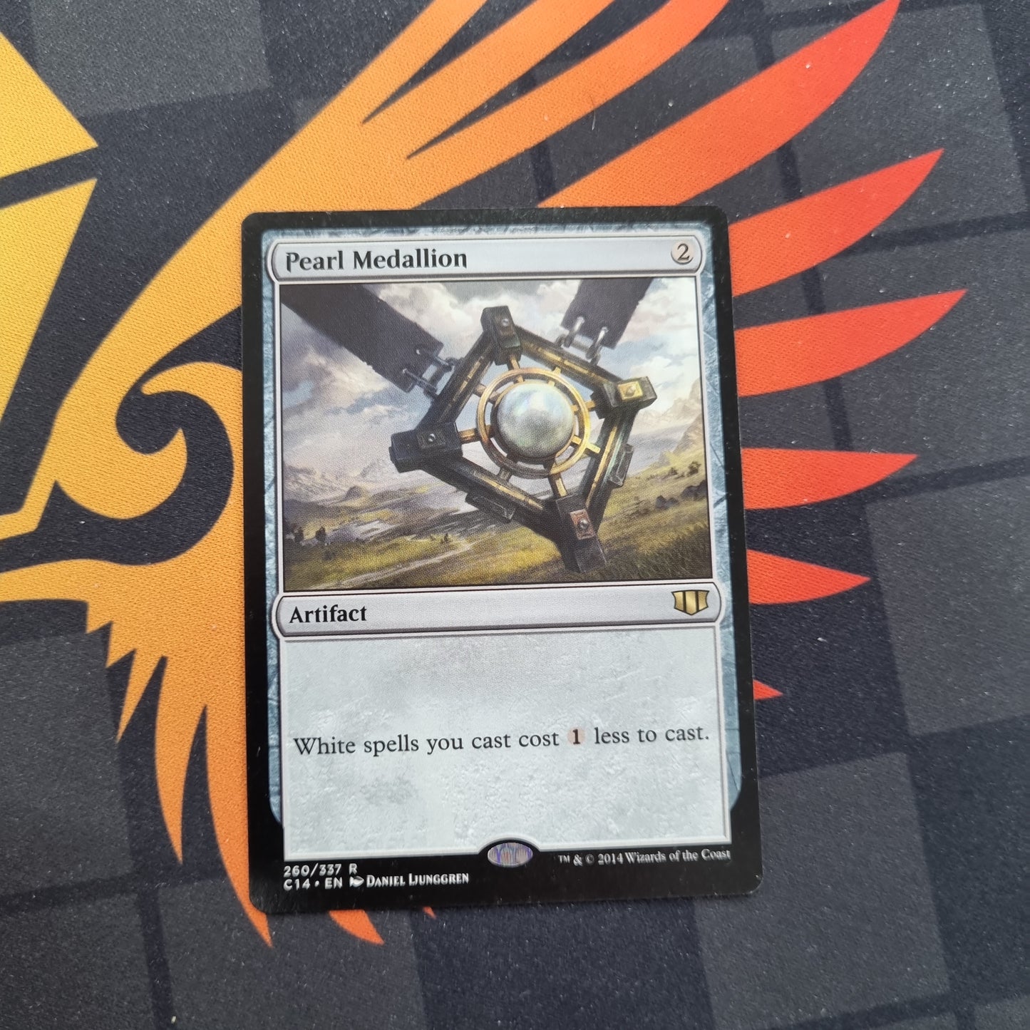 Pearl Medallion - Commander 2014